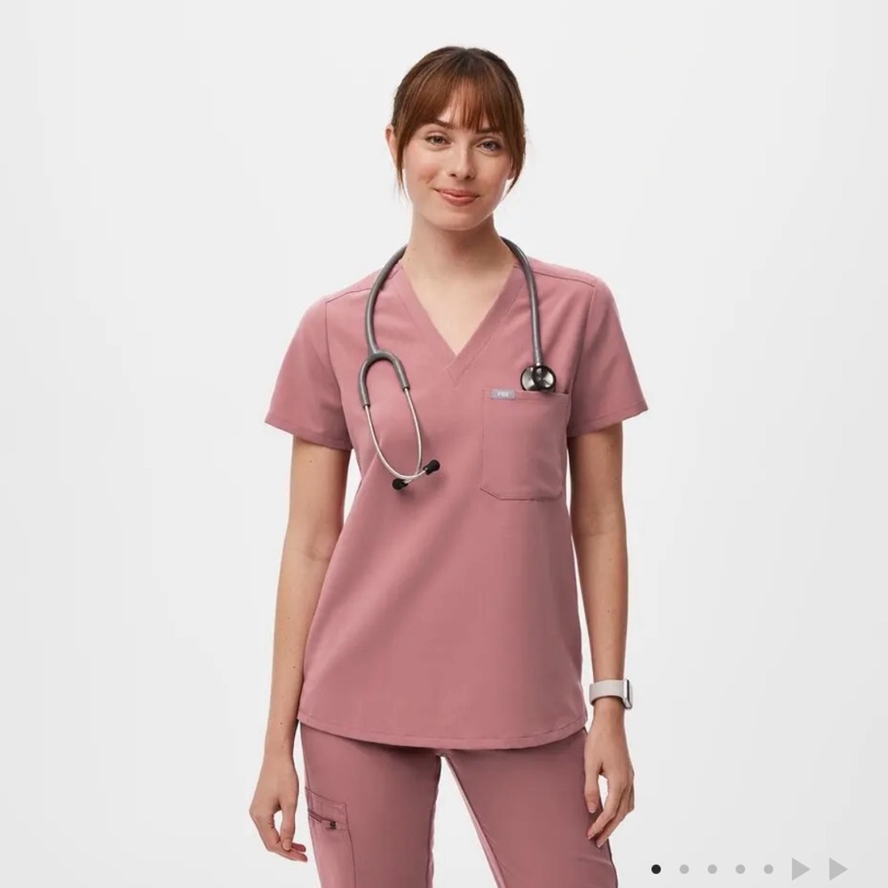 Figs Catarina Women's Mauve Scrub Top